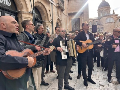 Gradonačelnik Franković nazdravio Badnji dan u Dubrovniku