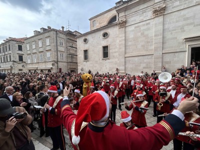Gradonačelnik Franković nazdravio Badnji dan u Dubrovniku