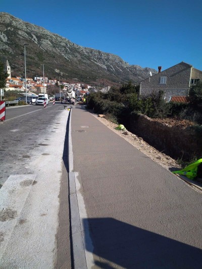 Radovi na sanaciji nogostupa u Mokošici