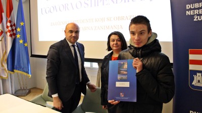 Dubrovačko-neretvanska županija dodijelila 200 tisuća eura za stipendije