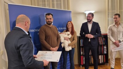 Županija osigurala milijun eura za novorođene bebe