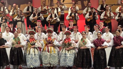 Župan Pezo i pročelnica Dadić Račić na proslavi 60 godina FA Linđo