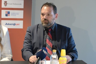 Završava obnova terena Tenis kluba Dubrovnik uoči WTA Dubrovnik Opena