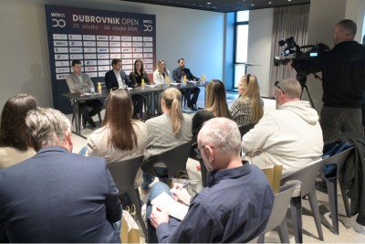 Završava obnova terena Tenis kluba Dubrovnik uoči WTA Dubrovnik Opena