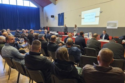 Veliki odaziv na skup o komasaciji u Konavlima