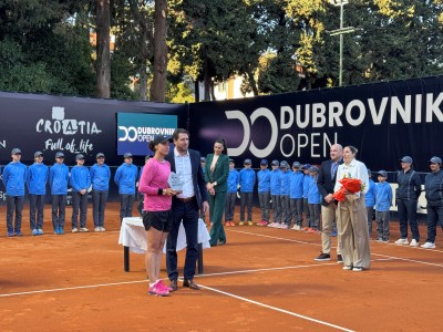 Župan Pezo uručio trofej pobjednici WTA Dubrovnik Opena