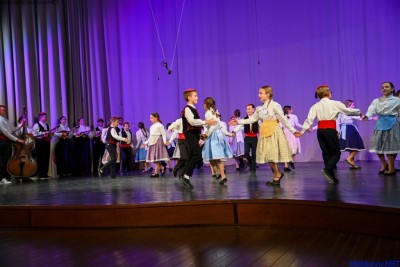 U Metkoviću održana prva smotra folklora za mlade