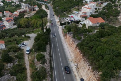 Napreduju radovi na DC 8 Obod – Zvekovica, montaža rasvjetnih stupova u ponedjeljak