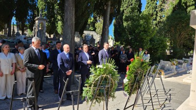 Položeni vijenci i zapaljene svijeće za Dan državnosti 2026.