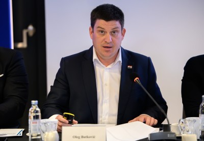 Župan Pezo na sjednici Otočnog vijeća uručeni ugovori