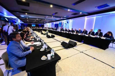 Župan Pezo na sjednici Otočnog vijeća uručeni ugovori