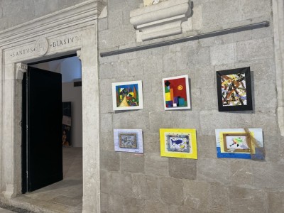 Otvorena izložba 'Boje iskustva' polaznika Kreativne radionice
