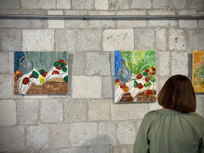 Otvorena izložba 'Boje iskustva' polaznika Kreativne radionice